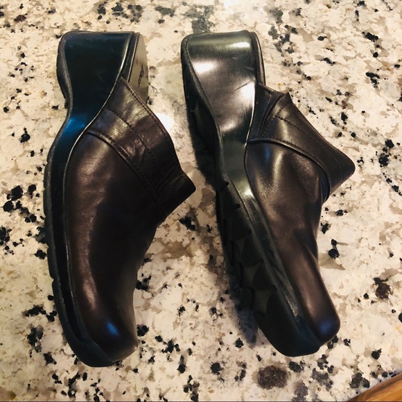 Bass | Shoes | Bass Leather Chocolate Brown Mule Clogs Size 1 | Poshmark